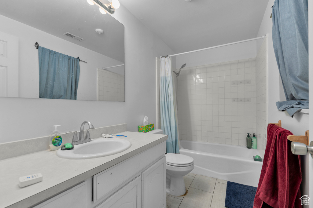 Photo 19 for MLS #2102263 at 1243 E Siesta Dr