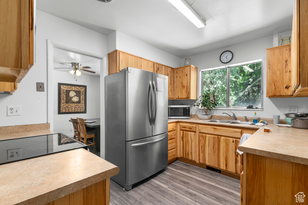 1243 E SIESTA DR Cottonwood Heights, UT 84093