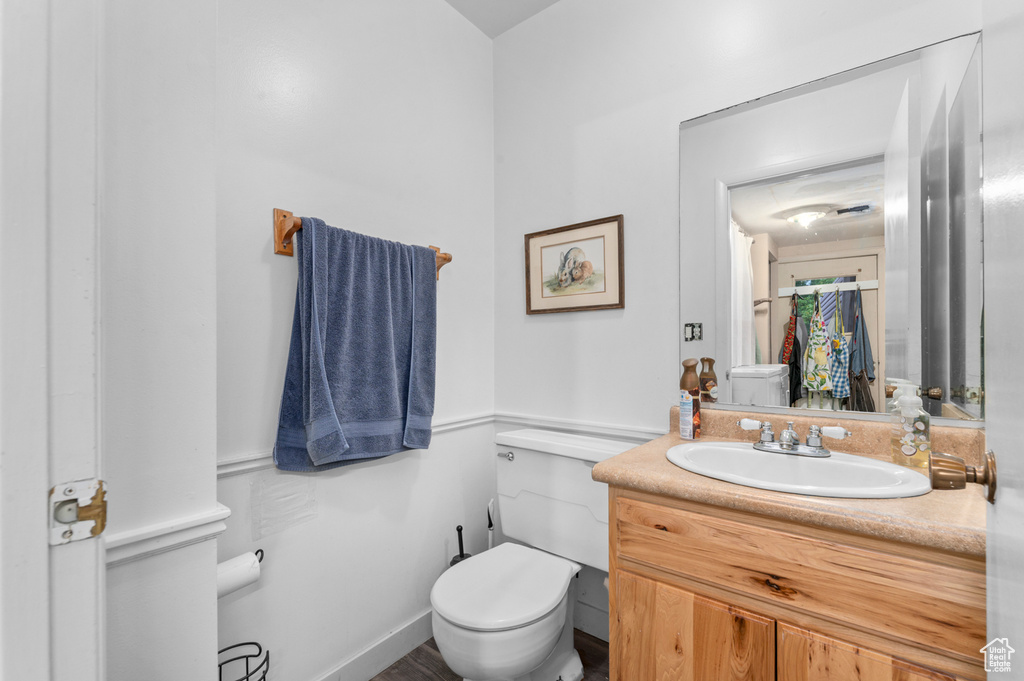Photo 21 for MLS #2102263 at 1243 E Siesta Dr