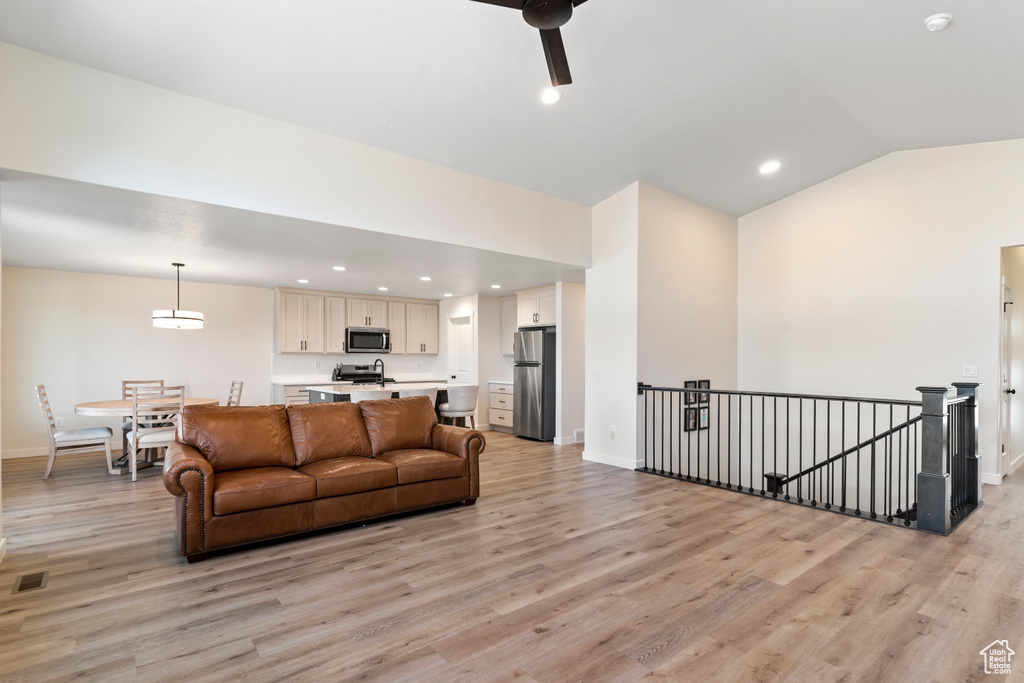 5478 W 3750 S Hooper, UT 84315
