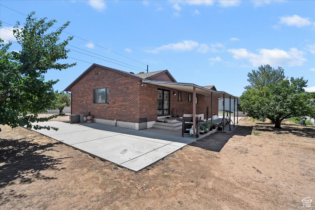 626 W 800 ST Clinton, UT 84015