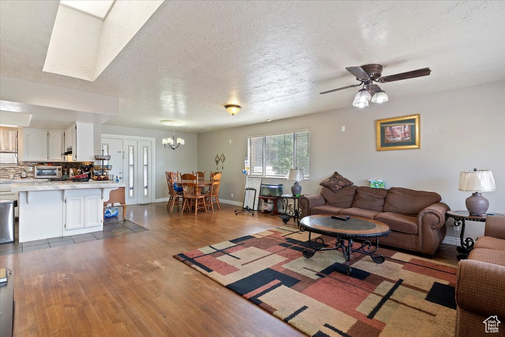 626 W 800 ST Clinton, UT 84015