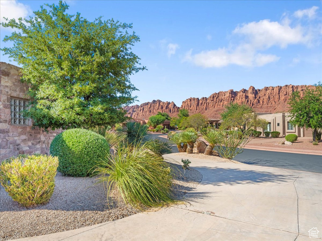 Photo 8 for MLS #2102324 at 277 N Estates Cir