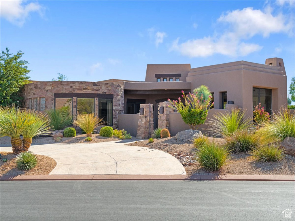 Photo 5 for MLS #2102324 at 277 N Estates Cir