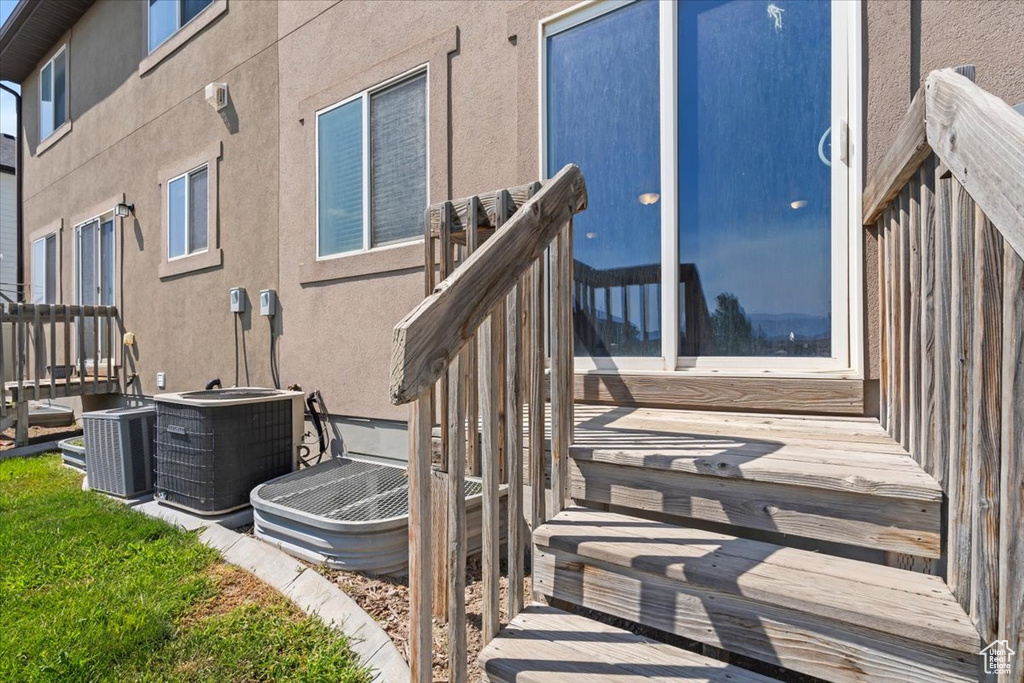 683 W SARATOGA CHASE DR Saratoga Springs, UT 84045