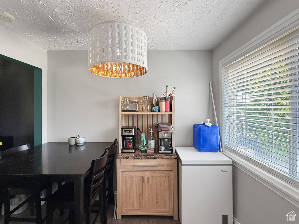 Photo 8 for MLS #2102332 at 1363 Lewis Dr