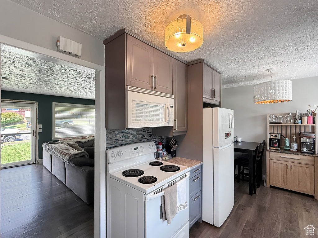 Photo 4 for MLS #2102332 at 1363 Lewis Dr