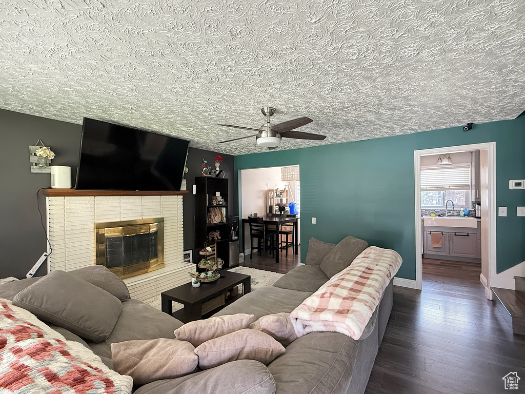 Photo 3 for MLS #2102332 at 1363 Lewis Dr