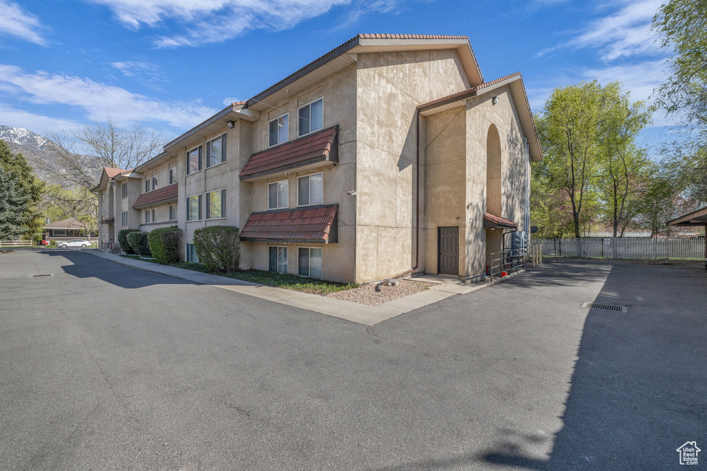 Photo 2 for MLS #2102339 at 361 N 300 West #201