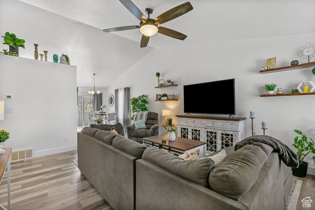 Photo 5 for MLS #2102345 at 4132 N Poplar St