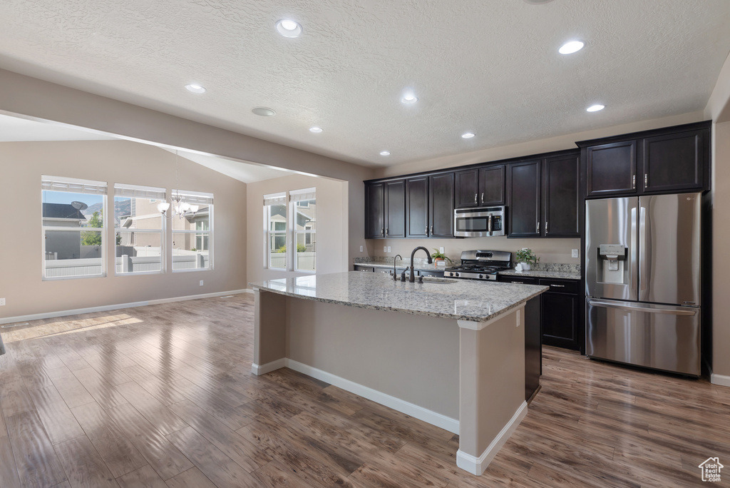 76 W BIRDS EYE LN Vineyard, UT 84059