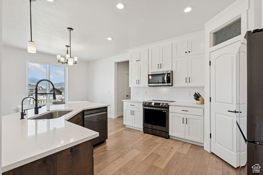 1568 N KELSEY WAY Saratoga Springs, UT 84045