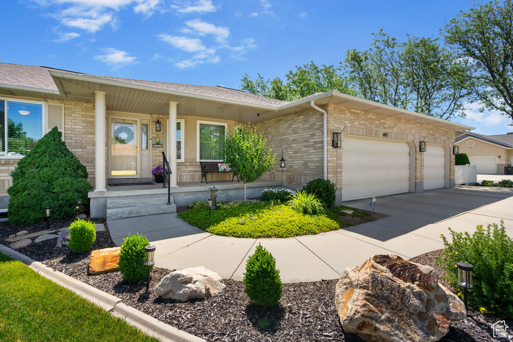 11187 S 2480 W South Jordan, UT 84095