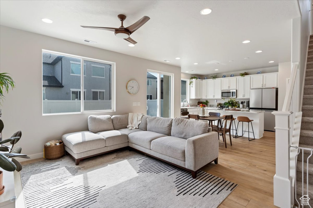 3045 S LAKESHORE DRIVE Syracuse, UT 84075