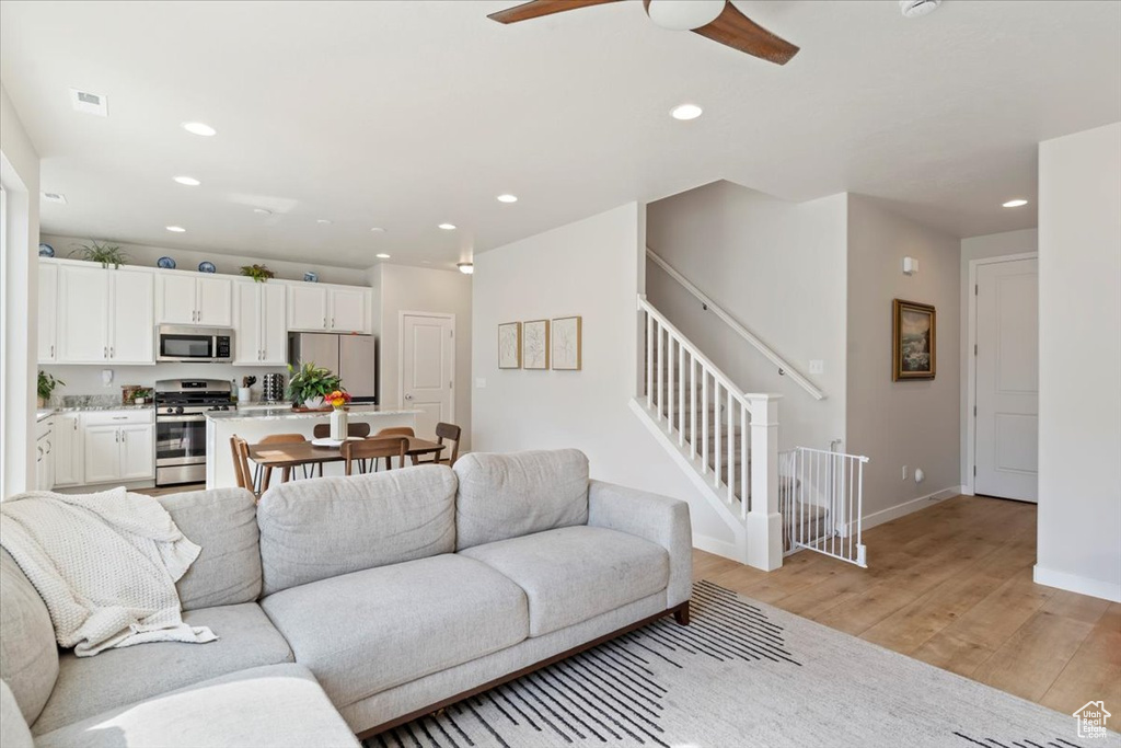 3045 S LAKESHORE DRIVE Syracuse, UT 84075