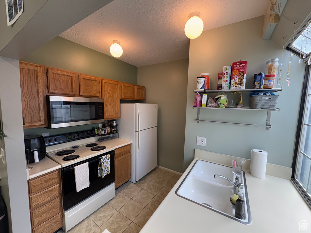 5449 S COASTAL CT Salt Lake City, UT 84123