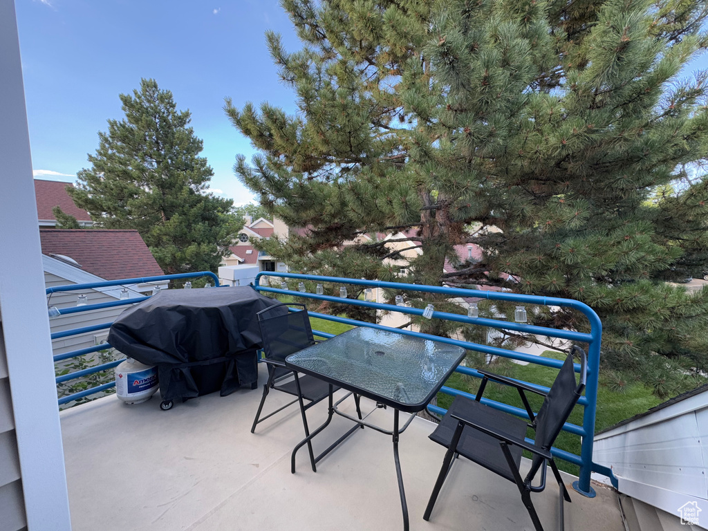 5449 S COASTAL CT Salt Lake City, UT 84123