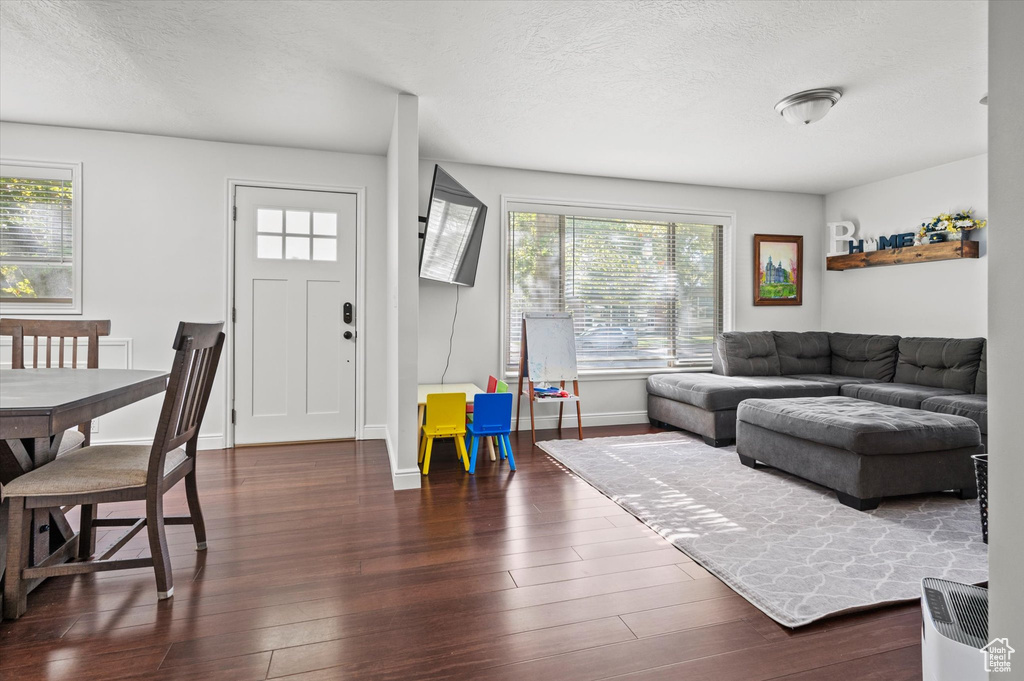 Photo 7 for MLS #2102431 at 290 N Colonial Ave
