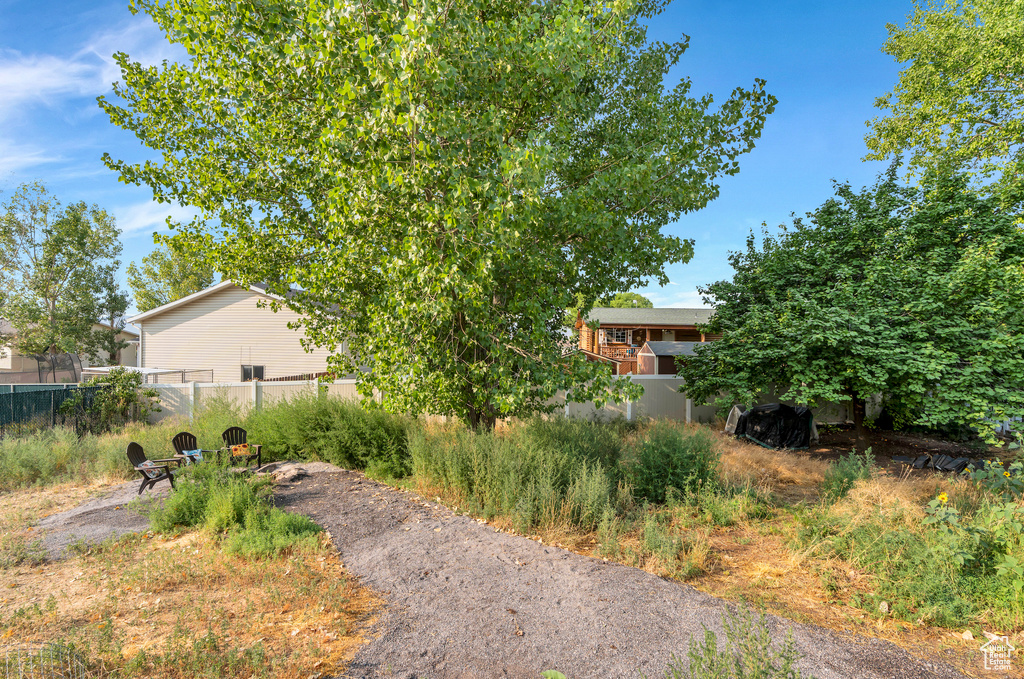 Photo 6 for MLS #2102481 at 18517 Carter Cir