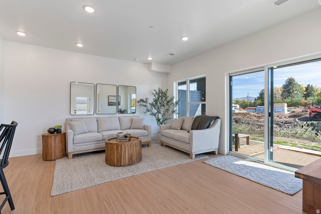 5849 N JEEDER DR #7 Mountain Green, UT 84050