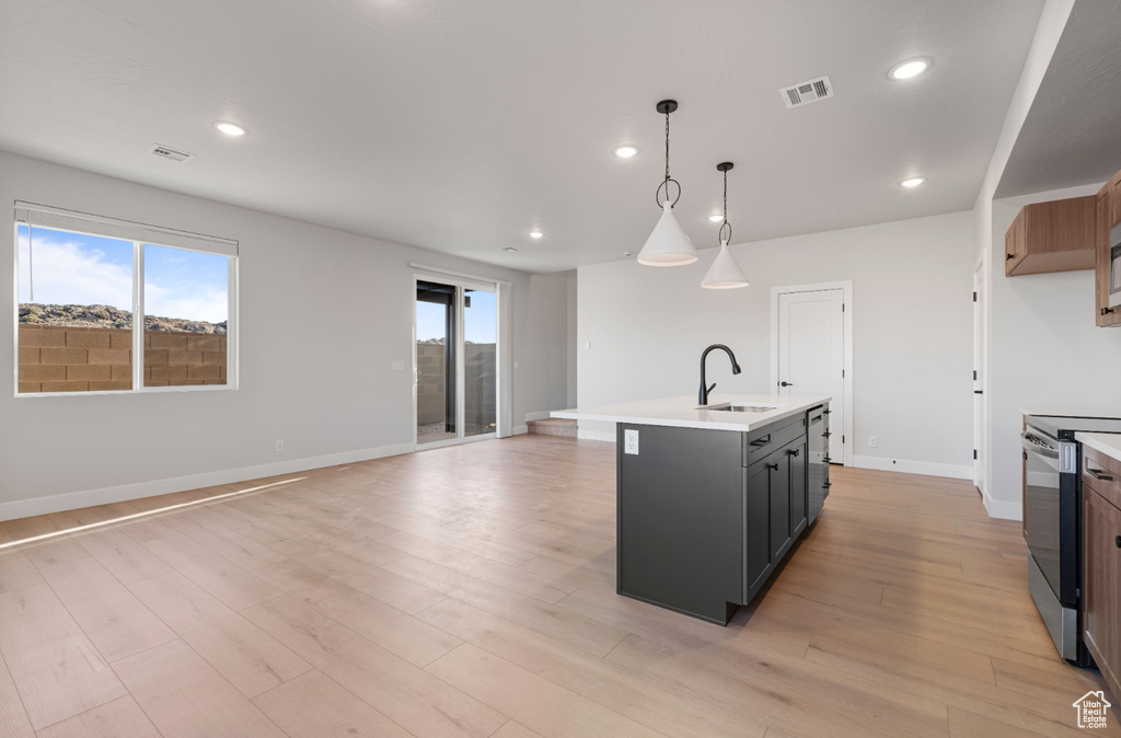 Photo 3 for MLS #2102519 at 3967 E Fossil Way #64