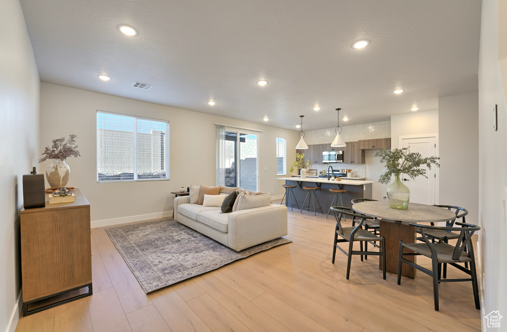 Photo 2 for MLS #2102522 at 3975 E Fossil Way #62