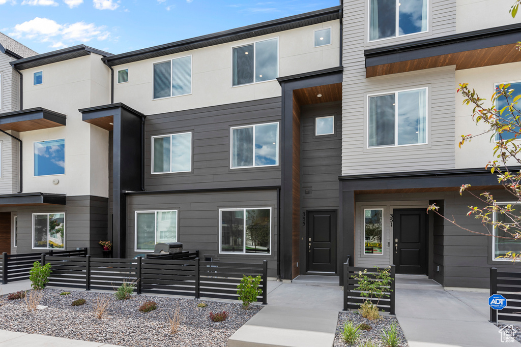 Photo 3 for MLS #2102528 at 425 S 1110 West #227