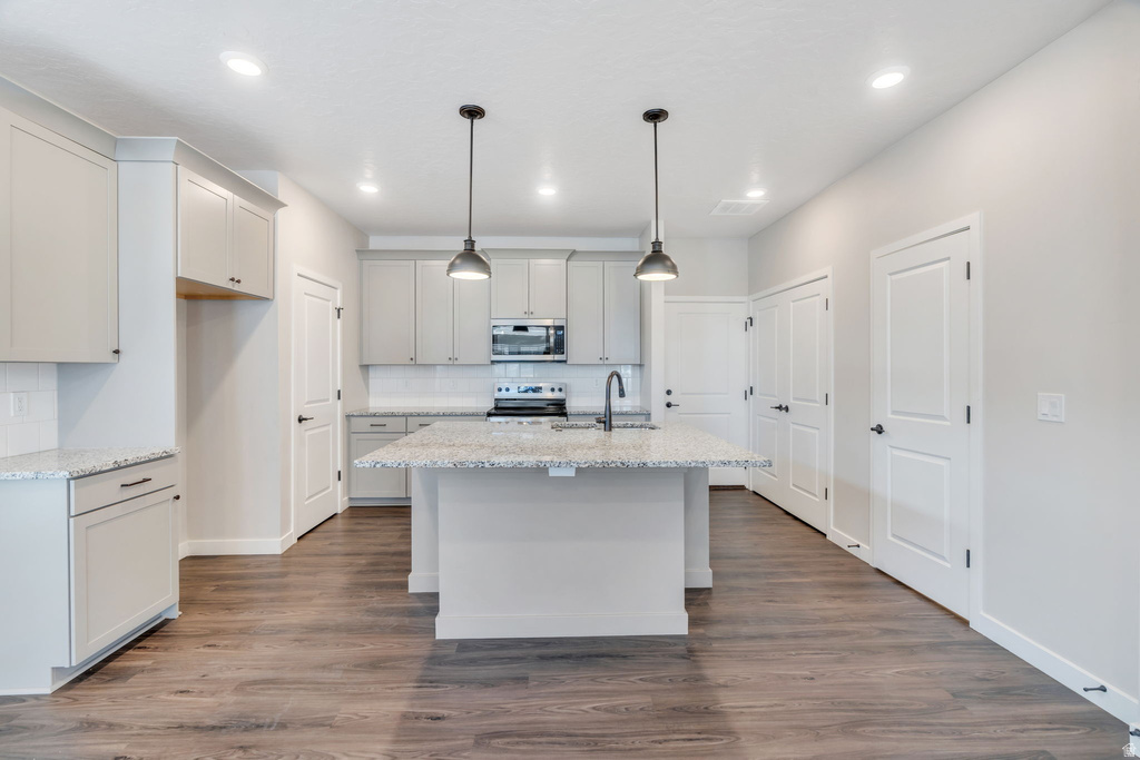 37 S TULE VALLEY CT Saratoga Springs, UT 84045