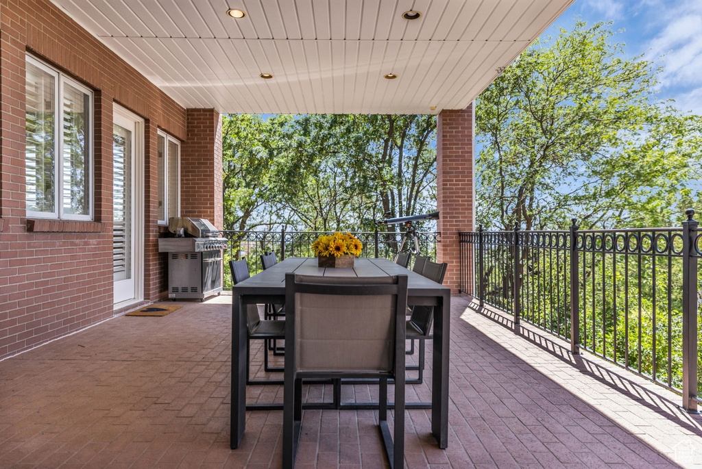 1714 E FORT DOUGLAS CIR Salt Lake City, UT 84103