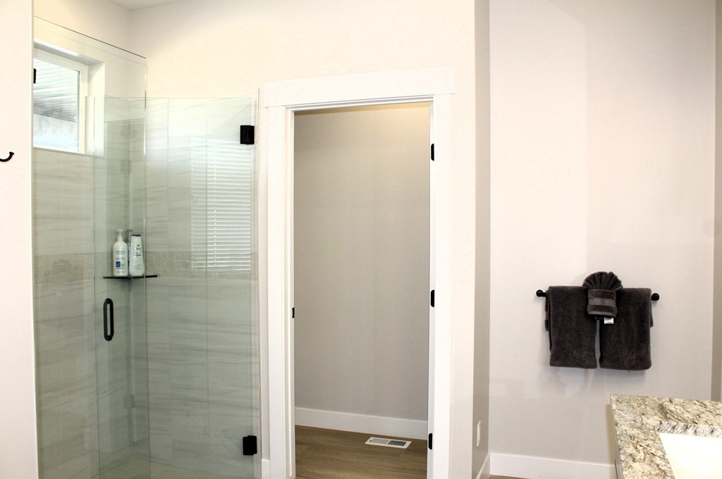 Photo 12 for MLS #2102631 at 1036 W Chads Rd