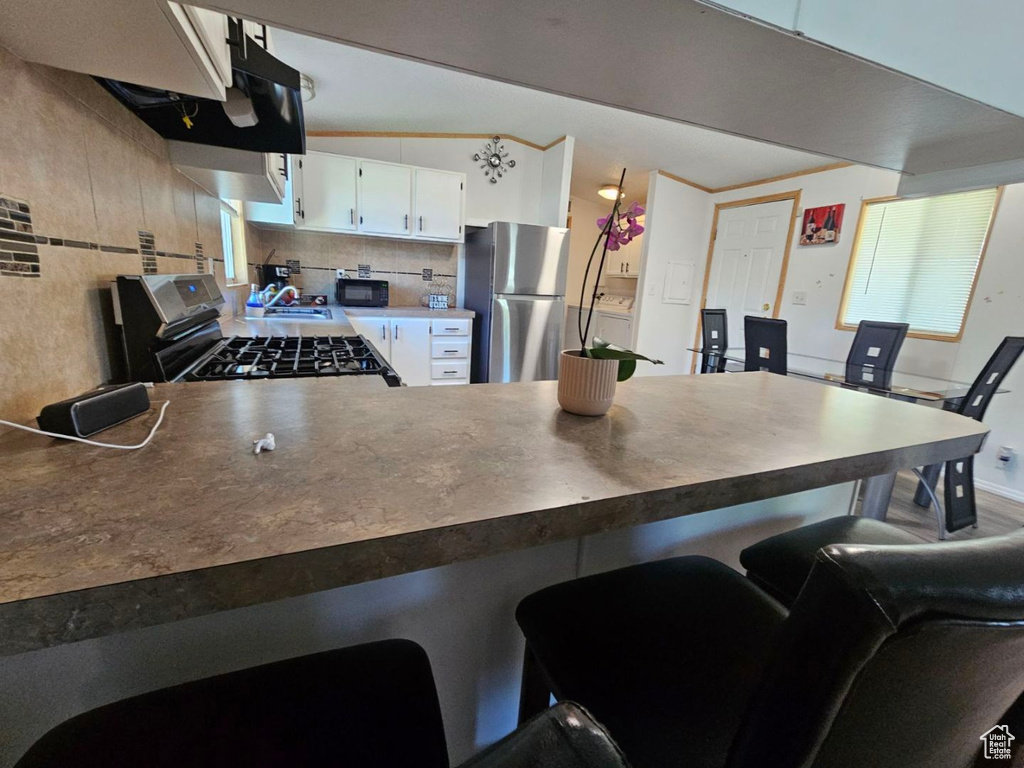 Photo 5 for MLS #2102639 at 2852 S Hampton Park Dr