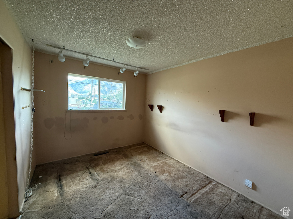1490 S 800 E Orem, UT 84097