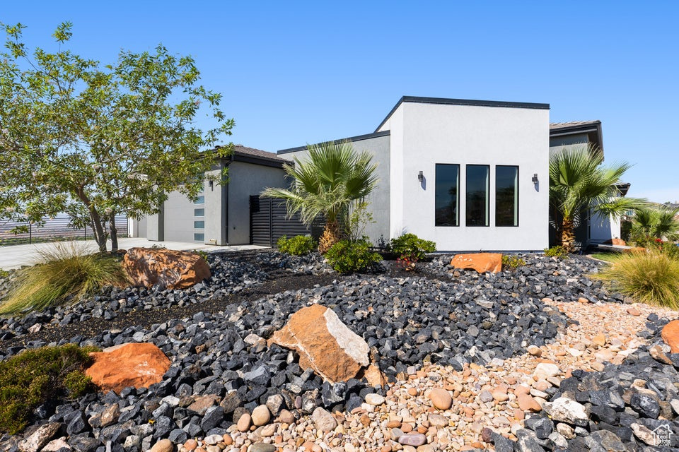 Photo 16 for MLS #2102654 at 1193 W Crest Dr