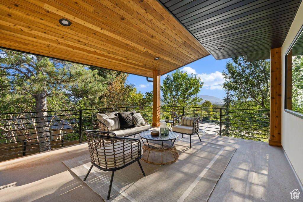 2536 E KENSINGTON AVE Salt Lake City, UT 84108