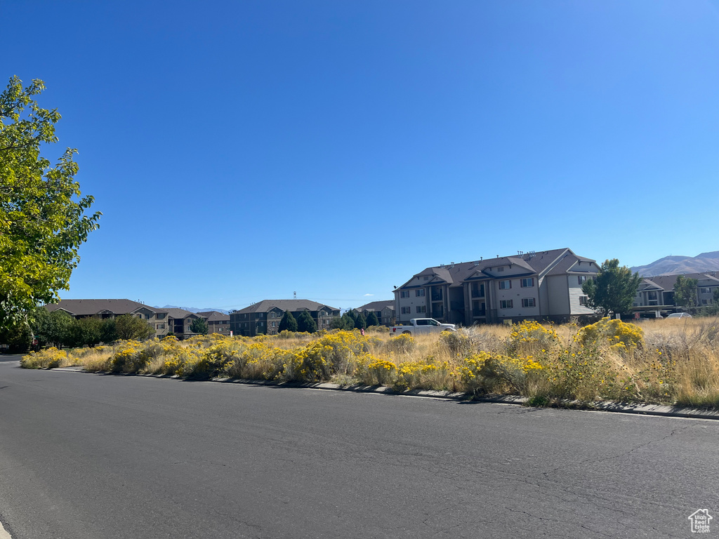 8251 N RANCHES PKWY Eagle Mountain, UT 84005