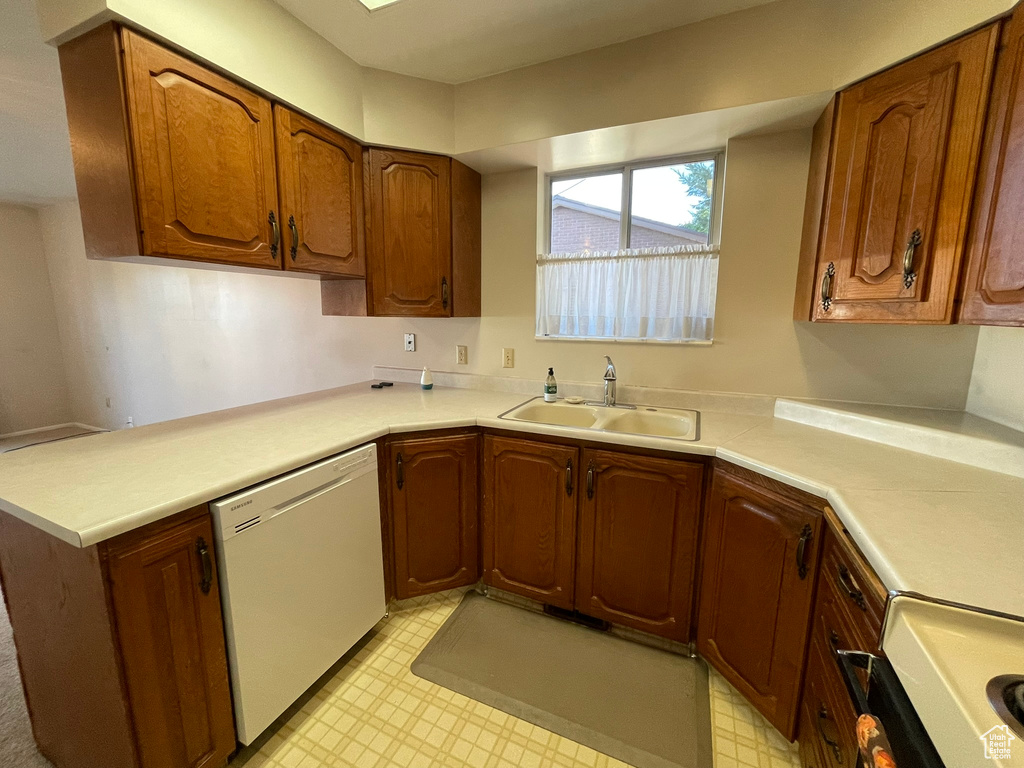 4333 S EL CAMINO ST Taylorsville, UT 84129