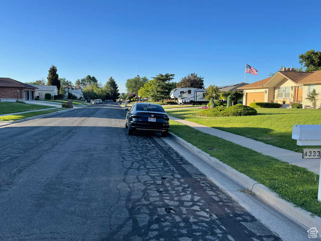4333 S EL CAMINO ST Taylorsville, UT 84129
