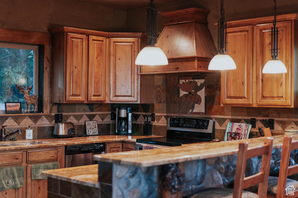 2458 FOREST MEADOW RD Coalville, UT 84017