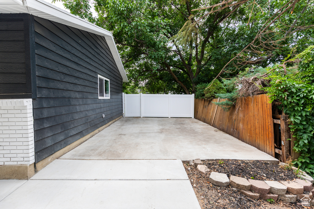 1578 E DELAWARE LN Holladay, UT 84117