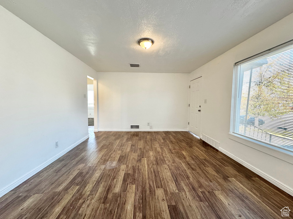Photo 4 for MLS #2102723 at 4075 Jefferson Ave