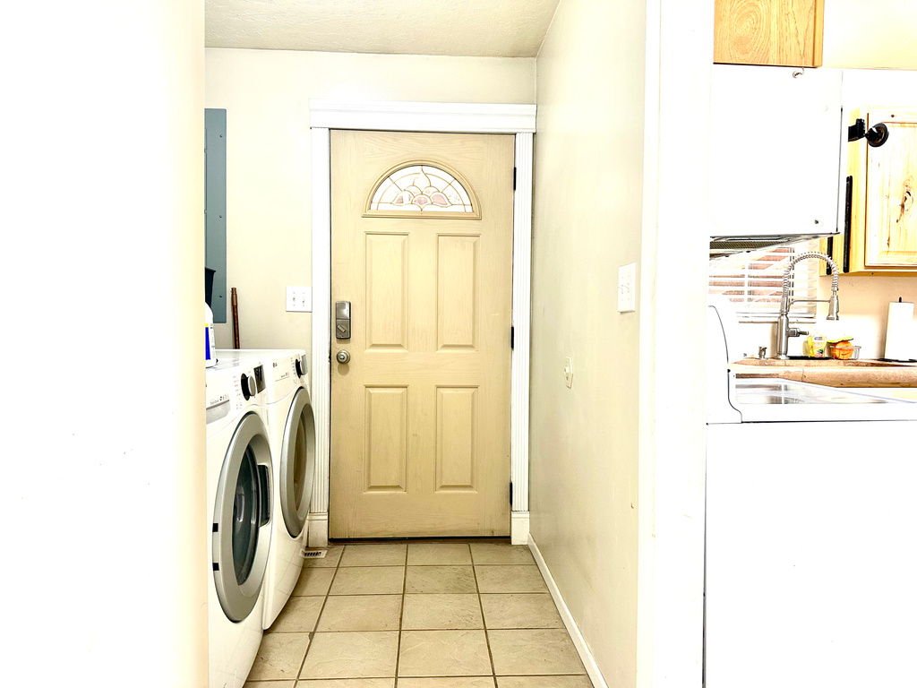 Photo 10 for MLS #2102727 at 385 E 400 South