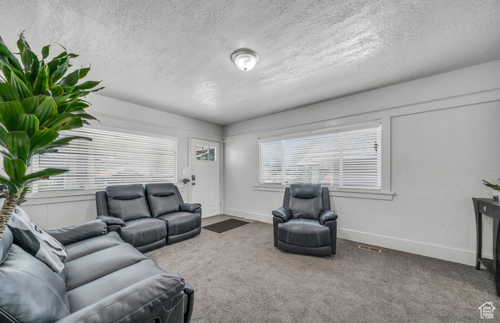 Photo 7 for MLS #2102774 at 634 Kershaw St