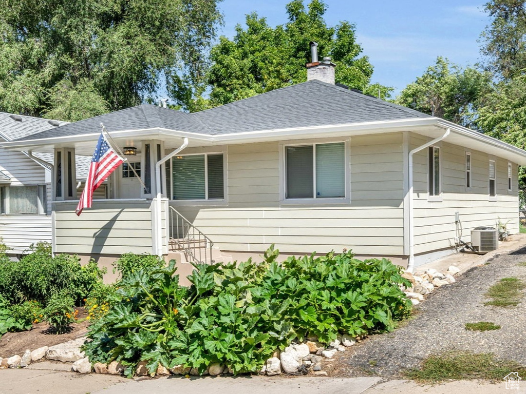 Photo 2 for MLS #2102774 at 634 Kershaw St