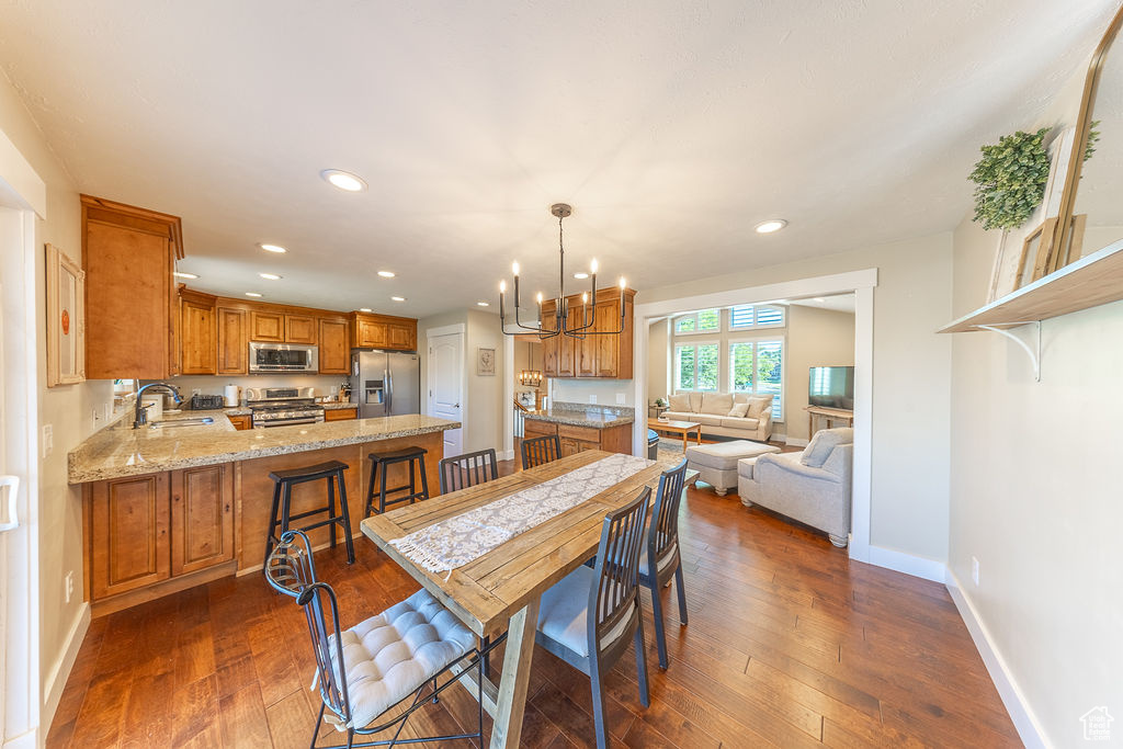 228 E GOLDEN WILLOW CIR Sandy, UT 84070
