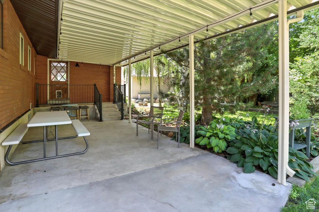 Photo 33 for MLS #2102798 at 801 N Medoland Dr
