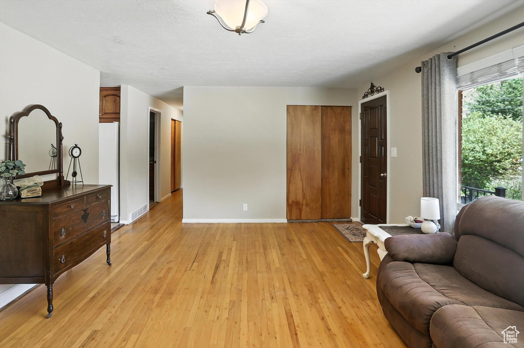 Photo 5 for MLS #2102798 at 801 N Medoland Dr
