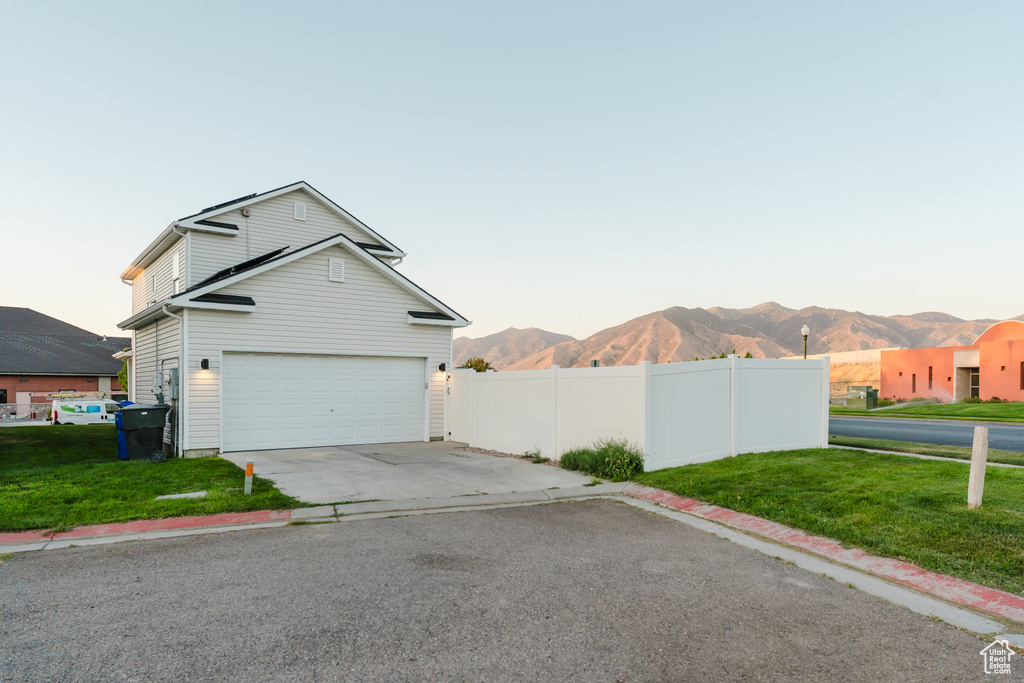212 N APARICIO DR Tooele, UT 84074