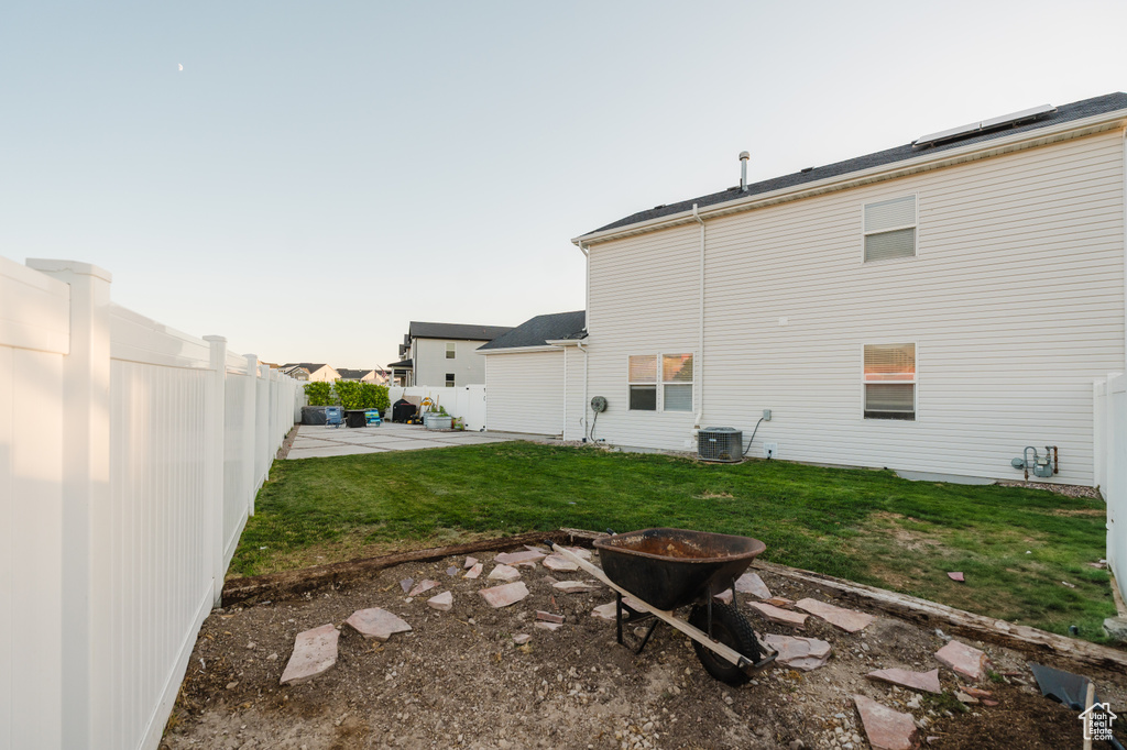 212 N APARICIO DR Tooele, UT 84074