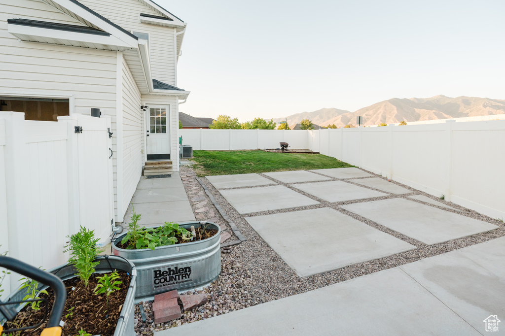 212 N APARICIO DR Tooele, UT 84074