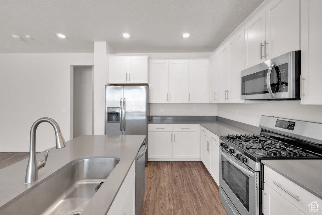 7401 S OLIVINE RIVER LN West Jordan, UT 84081